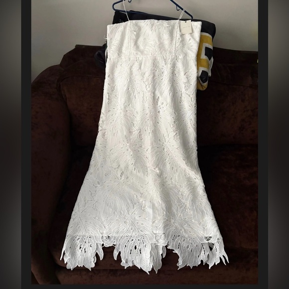 Adelyn Rae White Strapless Lace Eyelet Detail Dress- Size Large - Picture 2 of 5